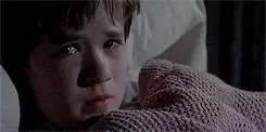 Dítě se slzou na tváři – emotivní scéna
